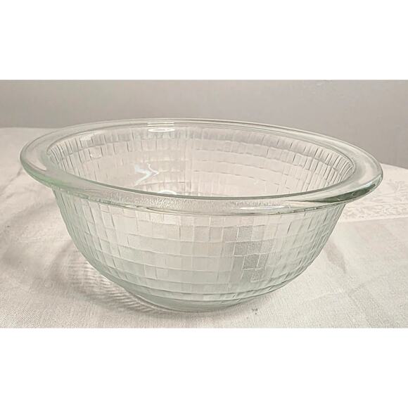 Vintage Pyrex 1.5L Round Borosilicate Glass Bowl Basket Weave Pattern - Picture 1 of 5